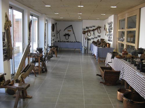 Exposició d'estris de fuster i pagès
