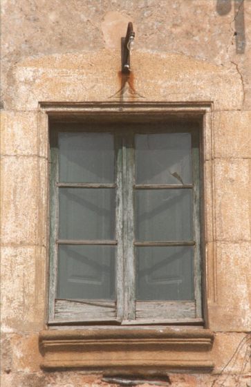 Ca l'Esparra finestra central