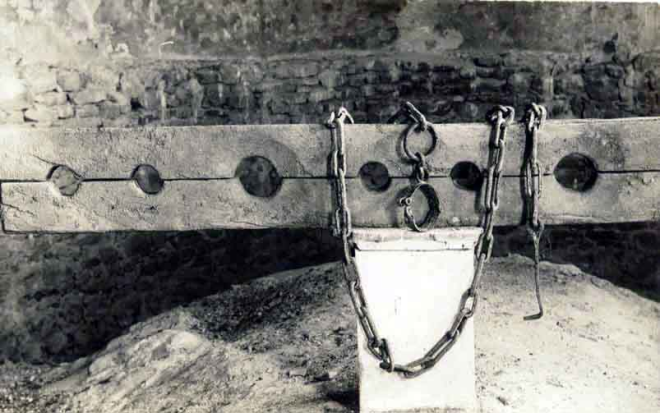 Museu Provincial. Cep de captius del castell de Foixà