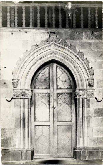Església de Sant Feliu. Porta d'entrada al cor de l'església