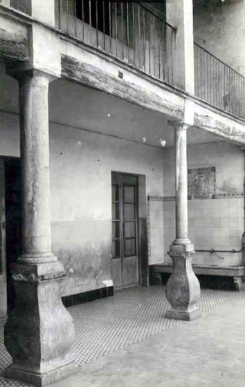 Col.legi La Caritat. Pati