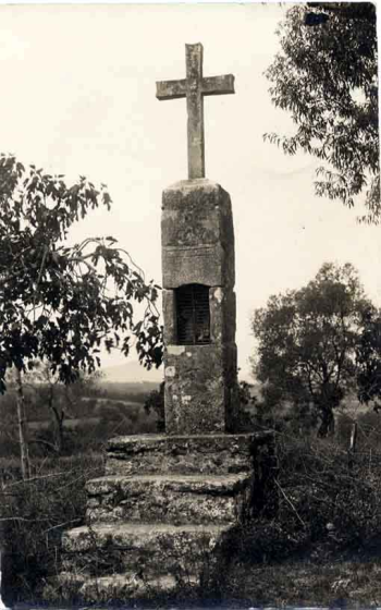 Creu de terme al camí de Ferreres