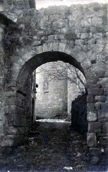 Castell de Vilademuls. Portal