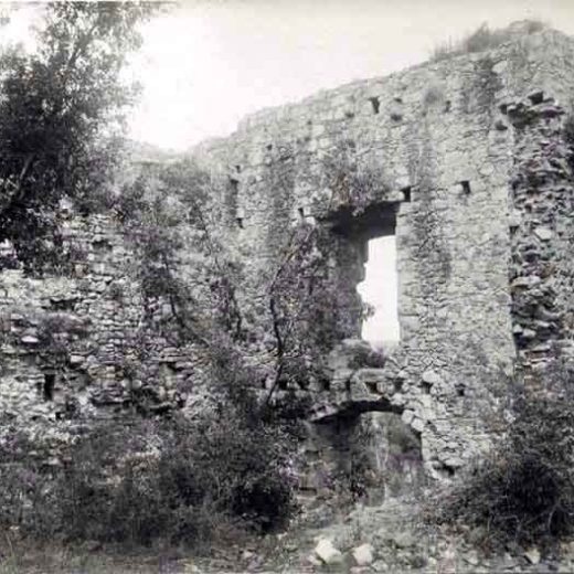 Castell de Sant Iscle. Pany de pared.