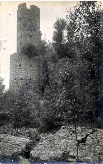 Castell de Sant Iscle. Torre circular.