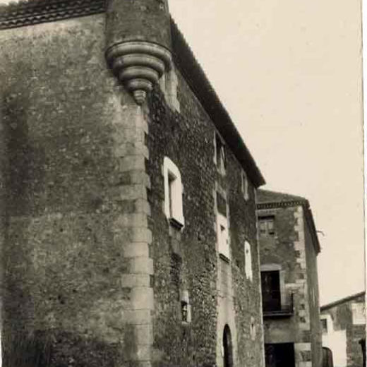 Palau dels Margarit o Ca l' Isern