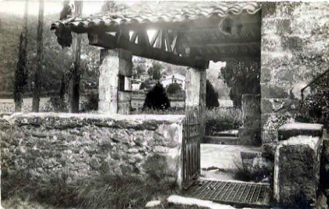 Església de Sant Iscle i Santa Victòria de Colltort. Porxo