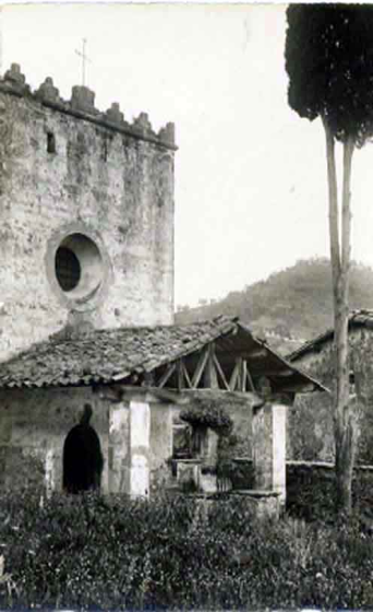 Església de Sant Iscle i Santa Victòria. Façana i porxo