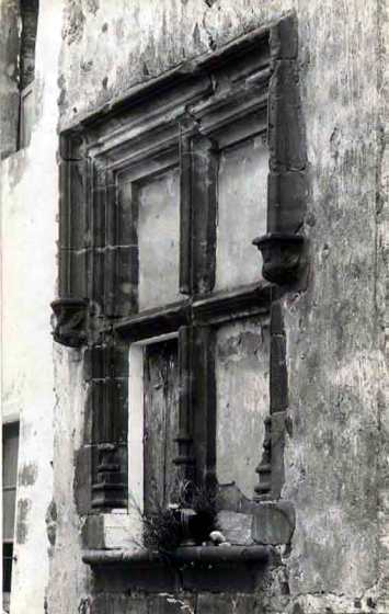 Casa Can Puig. Finestra