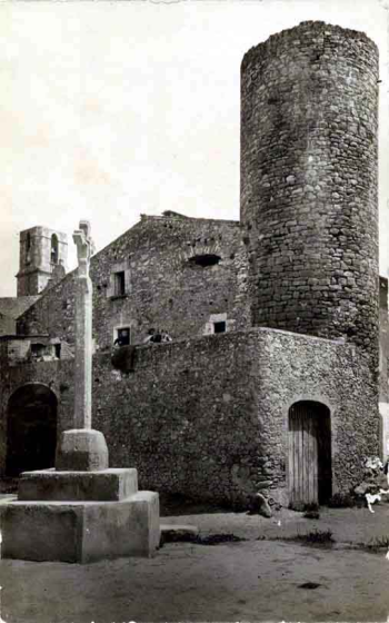 Torre de la muralla i creu de terme