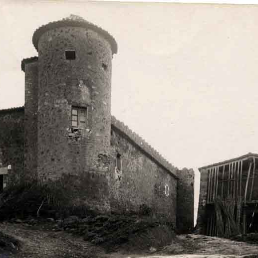 Castell de Ravós. Exterior