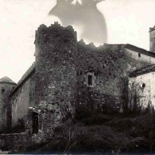 Castell de Ravós. Exterior