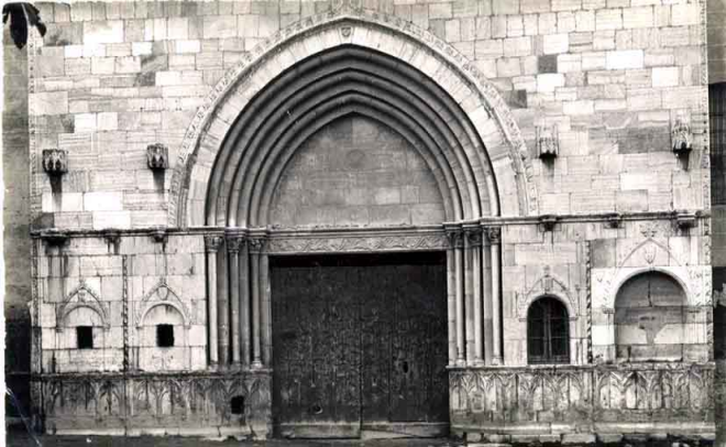 Església Sant Domènec. Portalada