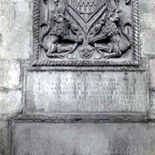 Làpida commemorativa de l'enderroc de la muralla
