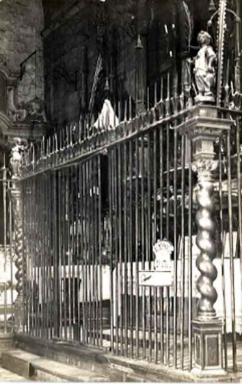 Església de Sant Feliu. Altar de Santa Afra i antic sepulcre de Sant Narcís
