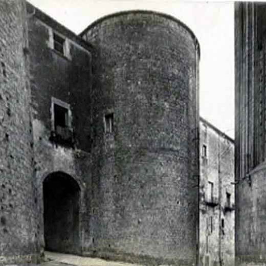 Pas de Sobreportes. Muralla i torres