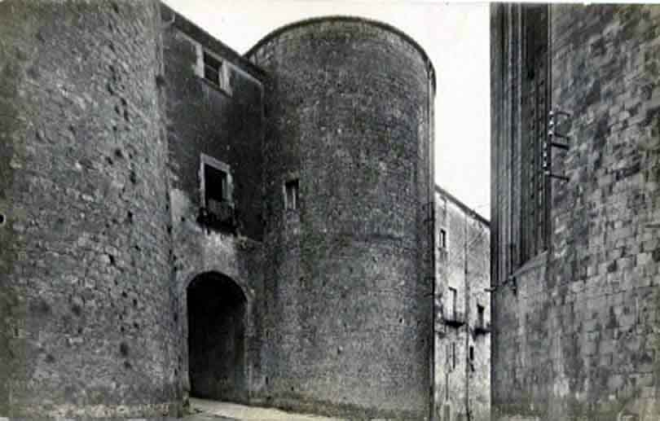 Pas de Sobreportes. Muralla i torres