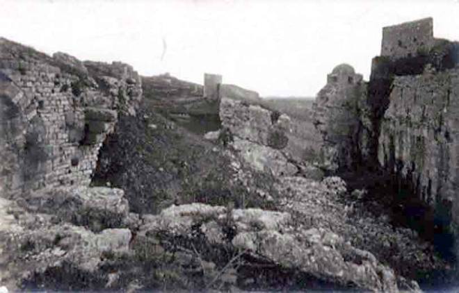 Muralles de la Torre Gironella a Sant Domènec