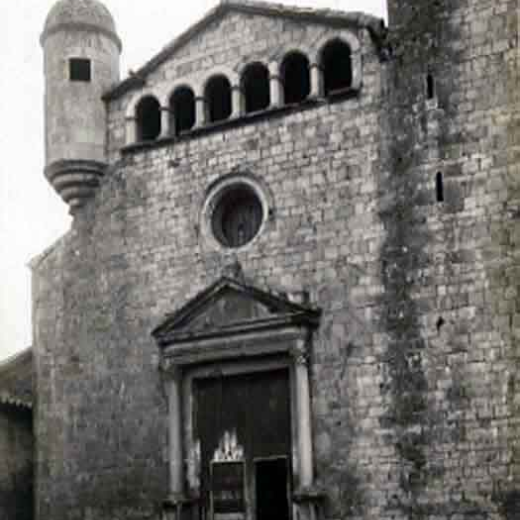 Església parroquial. Façana principal