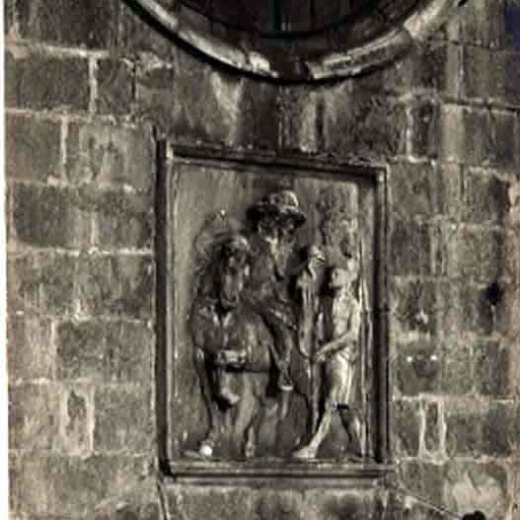 Església de Sant Martí. Relleu de Sant Martí a la façana
