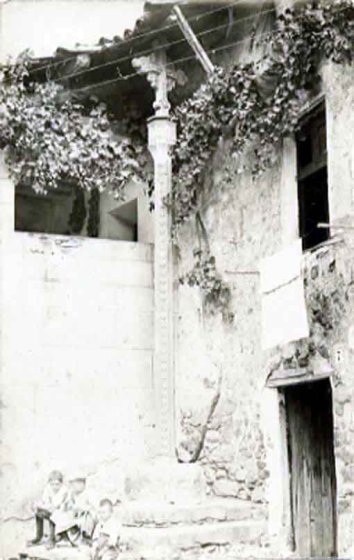 Casa i creu de terne