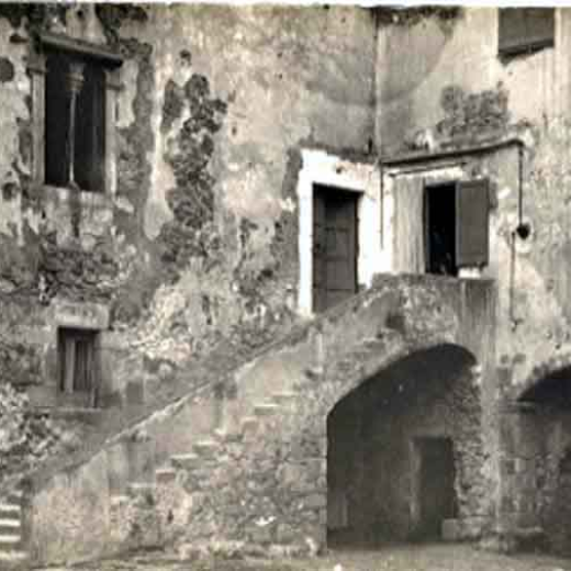 Castell de Calonge. Pati