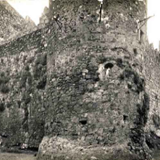 Castell de Calonge. Torres i muralla