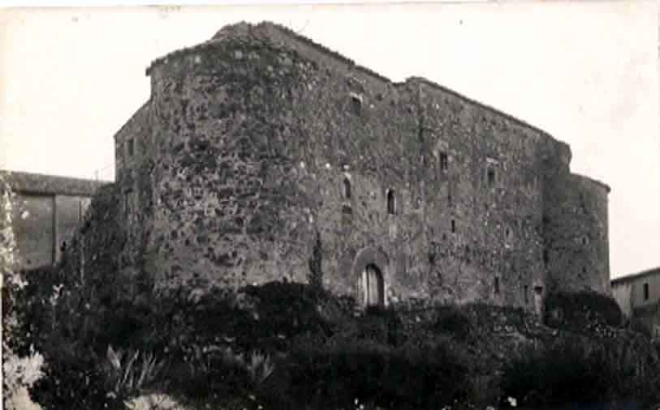 Castell de Brunyola. Façana