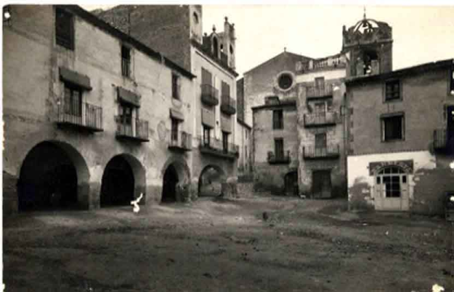 Plaça Major i campanar de l'església de Sant Jaume