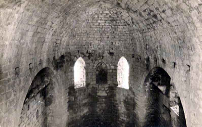 Castell de Bellcaire. Interior capella de Sta. Maria