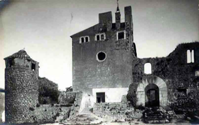 Castell de Bellcaire. Façana