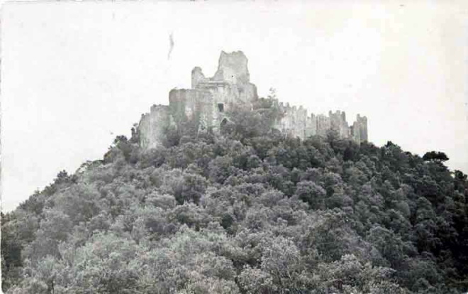 Castell dels Montsoriu. Exterior