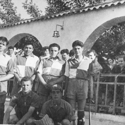 Un dels primers equips del SHUM. Ernest Maresma, Pere Martinell, Joan Pagés, Josep Pujol i a davant: Pere Barceló i Narcís Codina.