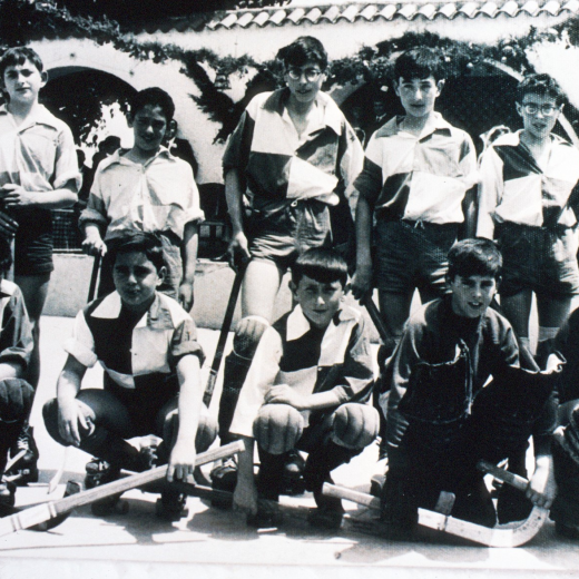 Equip del SHUM infantil.

Drets: Pere Pons, Alfons Surís, Josep M Bagué, Alfons Soms i Lluís Quellos.

Agenollats: Antoni Tomàs, Josep Bancells, Josep Bosch, Pere Gimenez i Pere Serra.