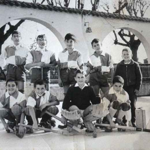 Equip infantil del SHUM.

Drets d'esquerra a dreta: Josep M Bagué, Lluís Quellos, Alfons Soms, Àngel Risec i Simó Serra massatgista.

A davant: Josep Bancells, Josep Bosch, Pere Serra i Antoni Tomàs.