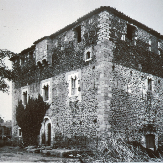 Vista de la Torre de Marata l'any 1920 abans de l'incendi que la va destruir parcialment el 1924
