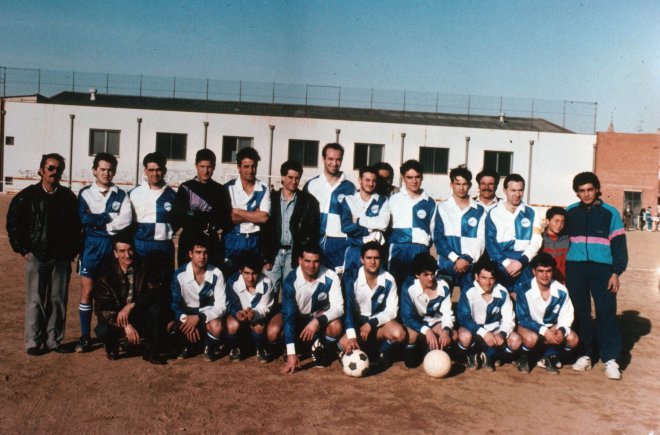 Equip de la U. E. de Maçanet en la nova etapa:

Frederic Fajardo (directiu), Joan Gordillo, Joan Osuna, Pere Manuel Maestre, Dídac González, Àngel Rodríguez, Micael Tato, David Béjar, Joan Simbrón, Jordi Aguilar, Alfons Torromé (president del club) i Antoni Pino.

Ajupits: Ramon Rodríguez (directiu), Jesús Valiente, Cèsar Rigau, Miquel Angel Blasco, Alfred, Ivan, Josep Núñez i Pere Osuna.