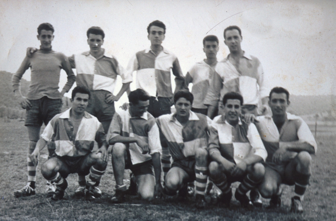 Festa del Roser: Equip de la UE Maçanet.

Joan Selva porter, Pere Parera, Josep Codina, Joan Selva, Joan Codina.

A davant: Emili Soms, Josep Pascual, Josep Viader, Joaquim Puj0l, i Josep Aregay.