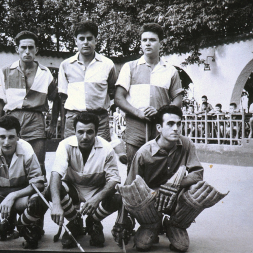 L'equip del SHUM en un partit per la Festa Major amb el Girona HC a la Pista Jardí.

Benet Pons, Josep Pujol, Ernest Maresma. Pere Parera, Pere Martinell i Josep Codina (porter)