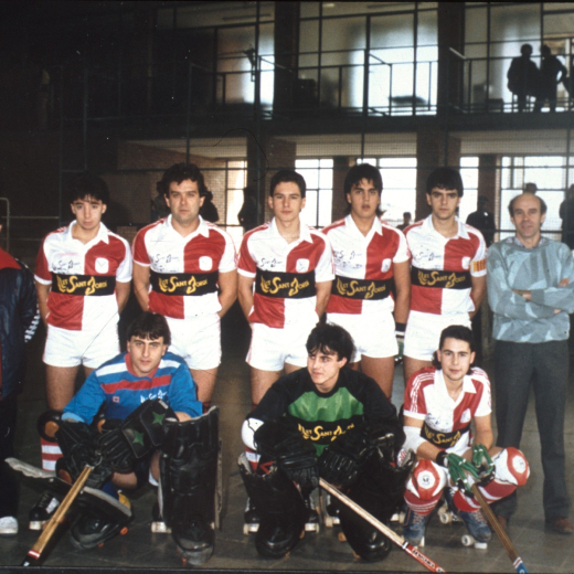 Equip del SHUM, temporada 1986 - 1987.

Agustí Brut, entrenador, Rafel Bancells, Miquel Humbert, Jodri Bosch, Albert Viader, Sergi Codina, i Julià Serra, delegat.

A davant: Lluís Presas, Jordi Tresserras i Jordi Tarres.