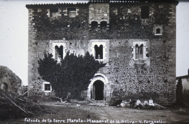 Fatxada principal de la Torre de Marata abans de l'incendi de l'any 1924