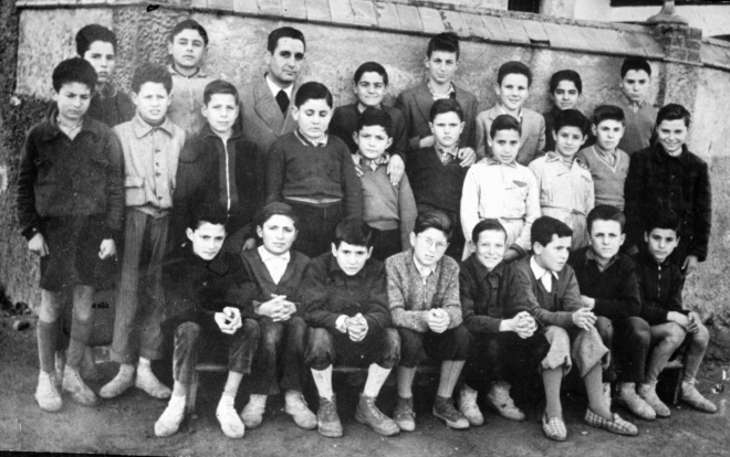 Escola de nois curs 1958 - 1959.

Josep Serra, Josep Deulofeu, Lluís Serra (mestre), Pere Mateu, Antoni Planas, Jordi Munsó, Josep Cursà, Joan Ruiz, Narcís Taberner, Josep Barceló, Lluís Valentí, Josep Serra, Ferran Formiga, Narcís Vilella, Joan Lluís Vergés, Antoni del Castillo, Josep Guich i Francesc Ruiz.

Lluís Planas, Miquel Gispert, Juli Campeny, Josep M Quellos, Josep Bancells, Xavier Trinxeria, Joaquim Codina i Salvador Roca.