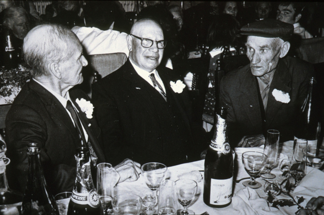 Festa Homenatge a la Vellesa. 

Tres homenatjats: Joaquim Vilasseca, Josep Ribas, LLorenç Vidal; o sigui, els avis de Cal Coix, de Buscastells i de Can Gabaix del carrer de l'Arpella o de la Rosa.
