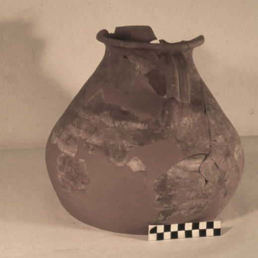 Excavacions Montbarbat. Gerra restaurada de la llar III a la casa V