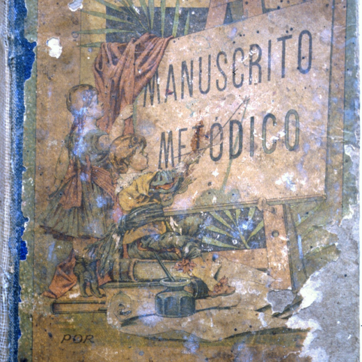 Manuscrito metódico que es començà el 1910. En aquells temps en els col·legis a les classes de lectura es llegien textos manuscrits com un sistema més per aprendre a llegir tota mena d'escrits.

En aquest primer any del segle XX tot l'ensenyament es feia en castellà