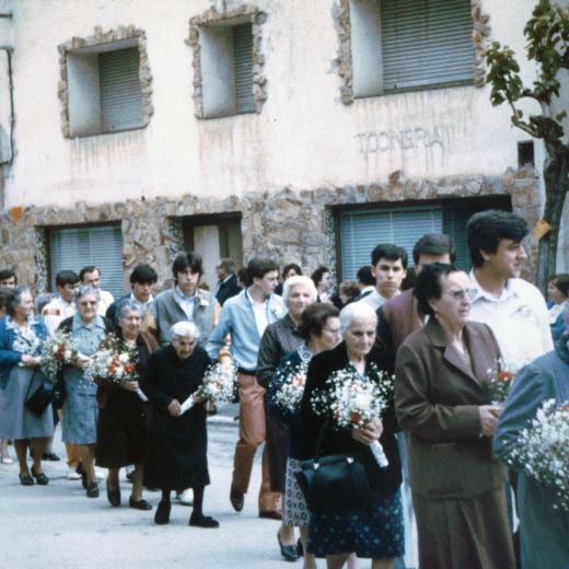 Un detall de la festa d'homenatge a la vellesa l'any 1982. Les dones són: Mercè Mir, Antònia Bosch, Carme Rovira, Maria Planas, Mercè Bancells, Francisca Rovirola, Carme Esqueu,...