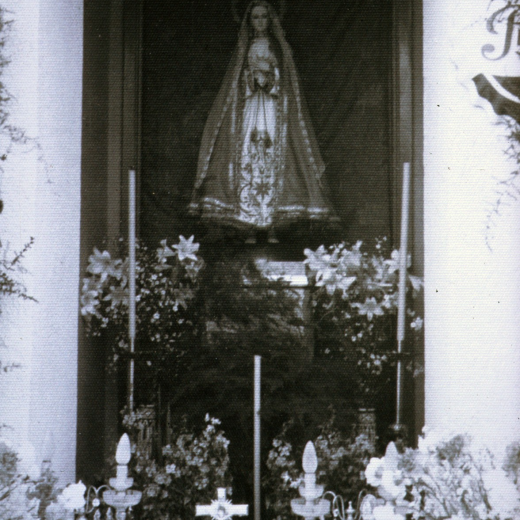 Altar amb la imatge de nostra Sra dels Dolors instal·lat al carrer del mateix nom per la processó de Corpus els anys 50