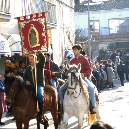 Cavalcada que s'organitza per Sant Antoni Abad el 17 de gener, després de la benedicció de bestiar i que vol ser una continuació d'una antiquíssima festa tradicional a Maçanet.
