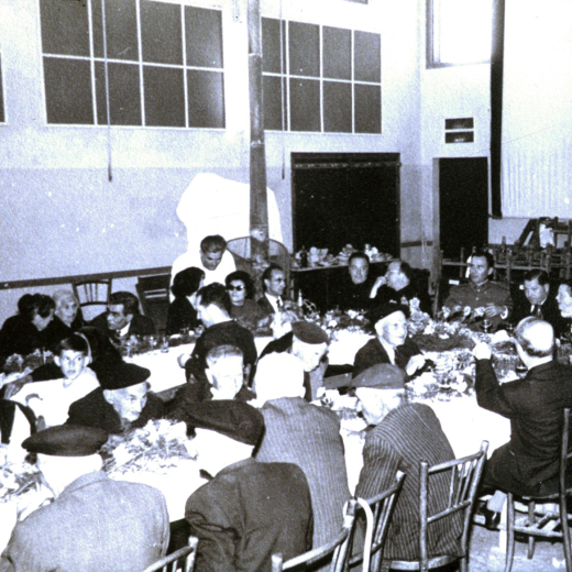La festa d'Homenatge a la vellesa als primers anys de la seva recuperació. El dinar de germanor fou servit al local de la Societat Recreativa i fou presidit per les autoritats Lluís Vilella, alcalde, Antonio Sant caporal de Guàrdia Civil el Sr. rector Mn Francesc Berga i els Srs Miquel Coll, Felicitat Llirinós, Germiniano Lozar, Angela Reyner organitzadors de la festa.