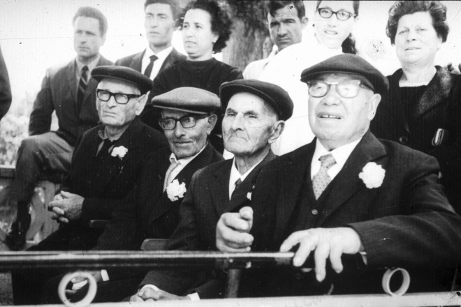 Homenatge a la vellesa.

Els avis homenatjats: Llorenç Pons, avi Passol, Josep Roca, avi Fita, Rafel Bancells, avi Saia i Josep Ribas, Pep Buscastells.